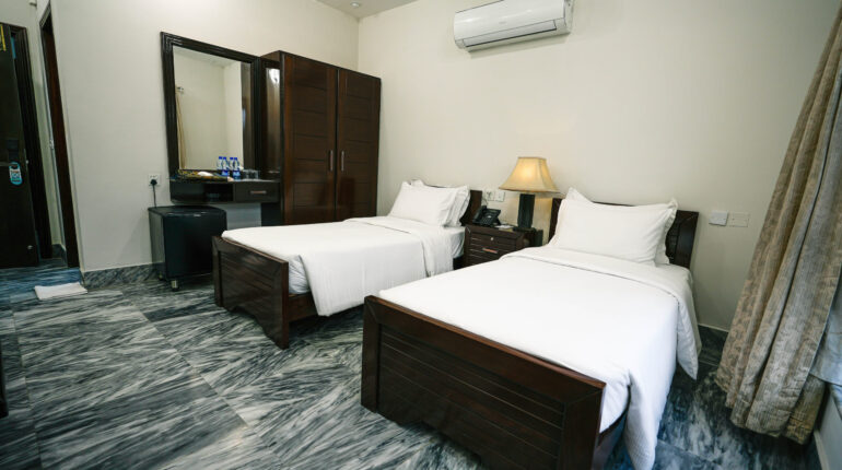 Deluxe Twin Room2