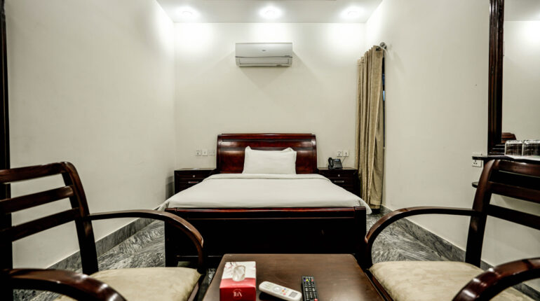 Standard Queen Room